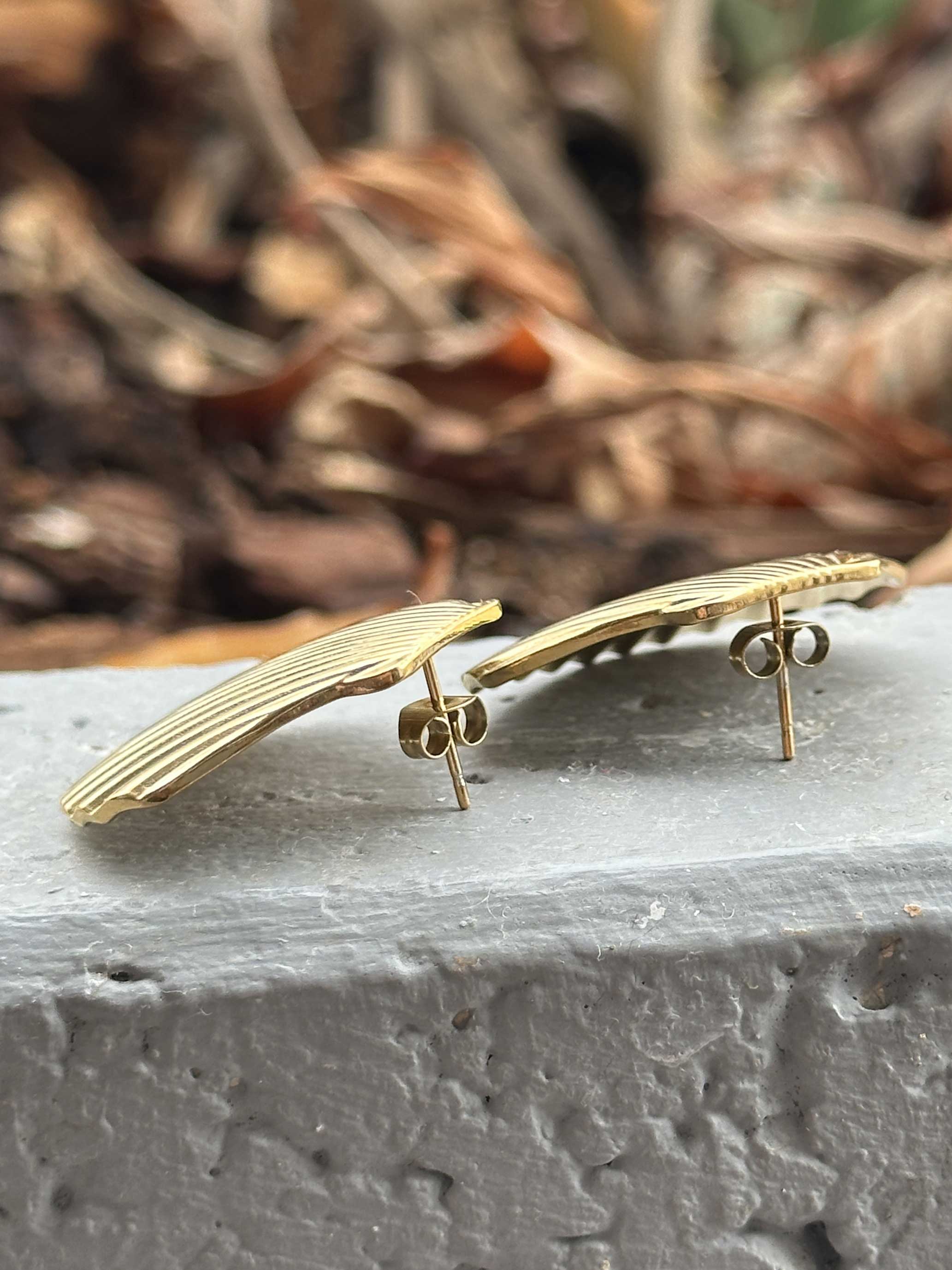 Imogen - Guldiga musselörhängen